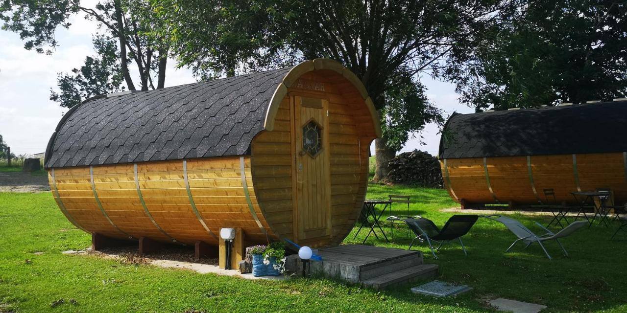 Peenehof Koeppen - Ferienwohnungen & Schlaffaesser Jordenstorf Esterno foto