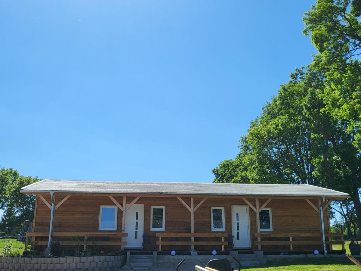 Peenehof Koeppen - Ferienwohnungen & Schlaffaesser Jordenstorf Esterno foto