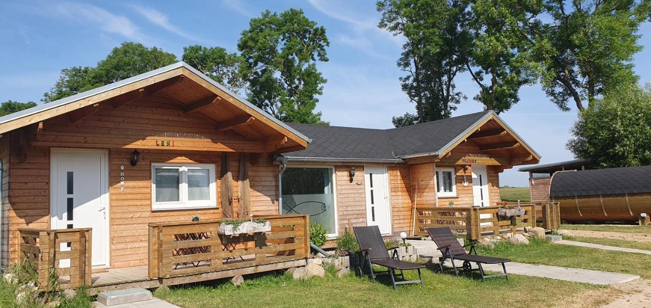 Peenehof Koeppen - Ferienwohnungen & Schlaffaesser Jordenstorf Esterno foto