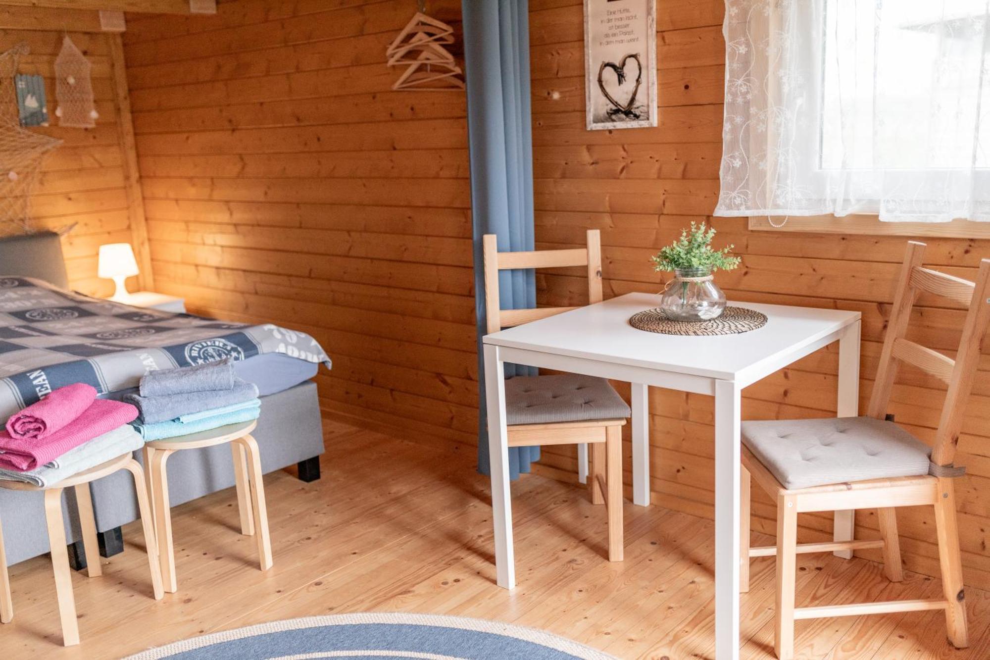 Peenehof Koeppen - Ferienwohnungen & Schlaffaesser Jordenstorf Esterno foto
