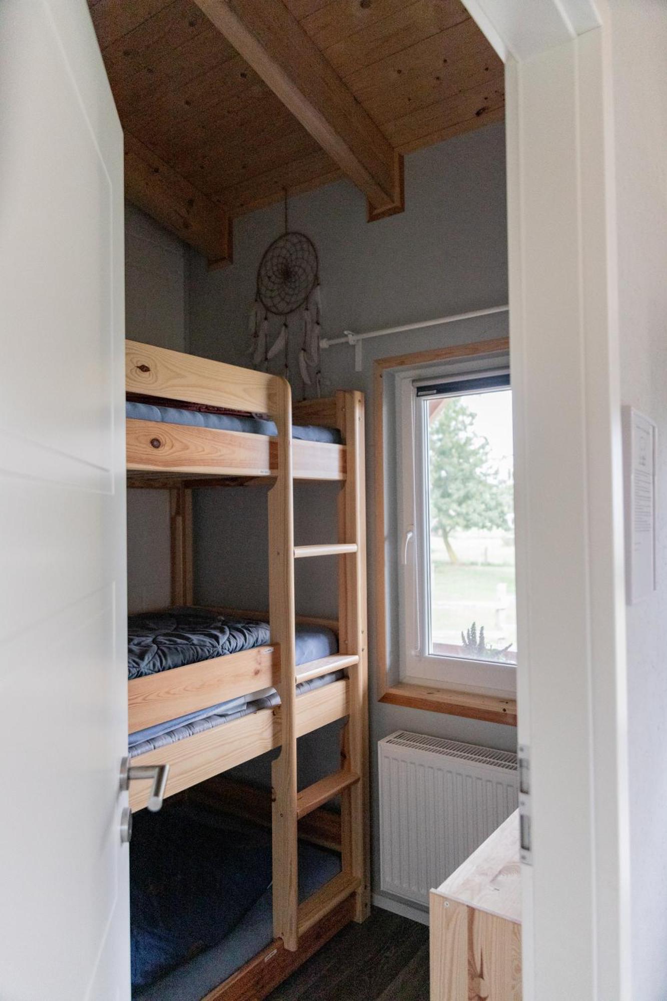 Peenehof Koeppen - Ferienwohnungen & Schlaffaesser Jordenstorf Esterno foto